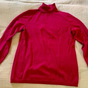 HOT PINK TURTLENECK - M